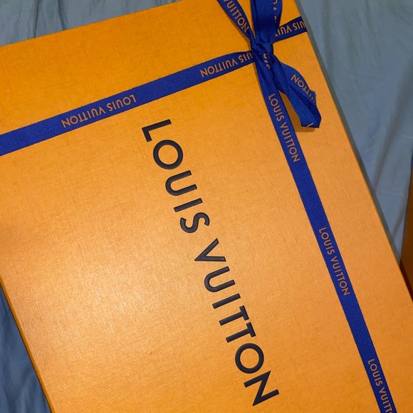 Brand new Louis Vuitton My Lockme BB handbag - Picture 5 of 7